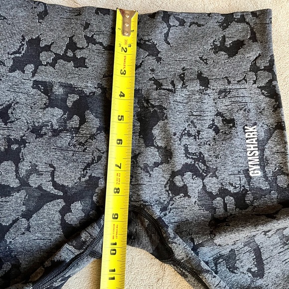 Gymshark Adapt Camo Scrunch Butt Leggings - Picture 9 of 11